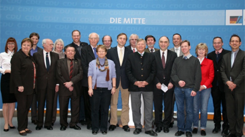 OMV-Bundesvorstand mit Prof. Dr. Manfred Kittel und Dr. Christoph Bergner MdB im Foyer des Konrad-Adenauer-Hauses